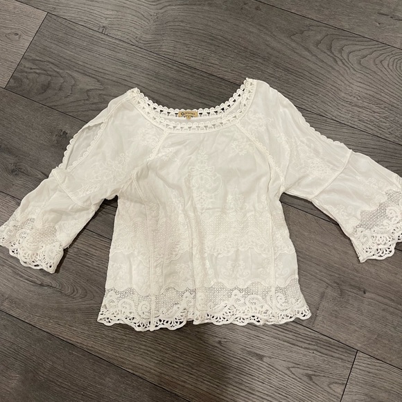 white top - Picture 1 of 5